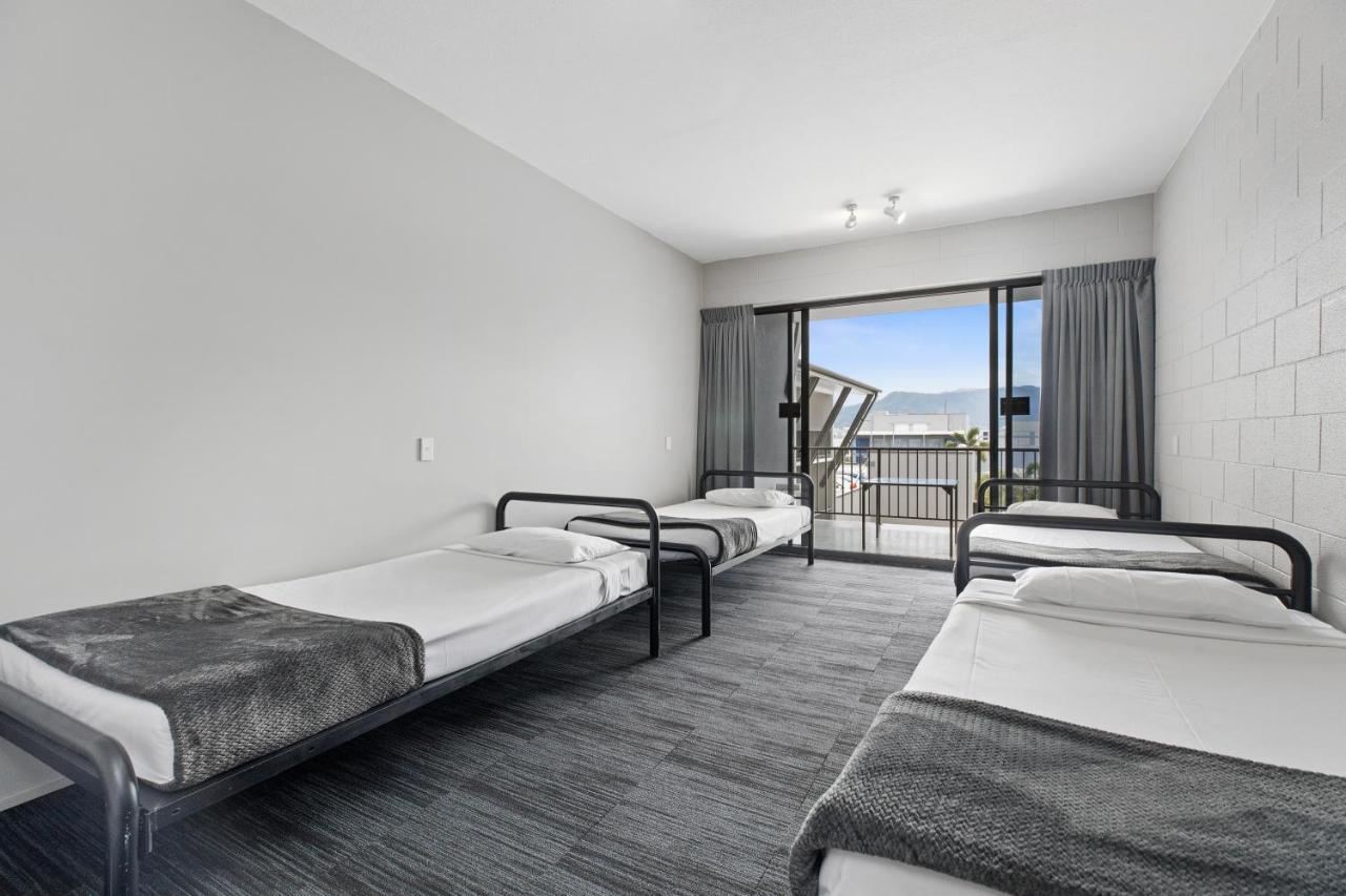 Single Bed in 4 Bed Deluxe Ensuite Mixed Dormitory,1176670084:JPEG
